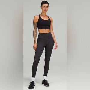 Lululemon Wunder Train High-Rise Tight 25"
Mirrorify Black Multi Like New